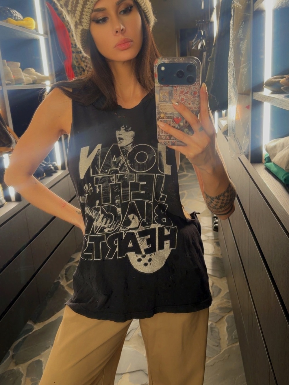 Joan Jett Black Graphic distressed Muscle Tee - Black